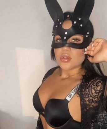 Экзотическая красавица приглашает вас в свой мир наслаждения и страсти. Расслабьтесь в моих объятиях и забудьте обо всех заботах на несколько часов. Обещаю, вам понравится! 1513, 24 года