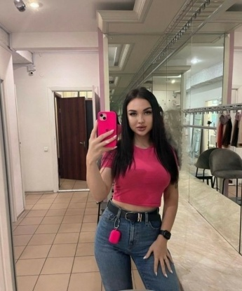 Экзотическая красавица приглашает вас в свой мир наслаждения и страсти. Расслабьтесь в моих объятиях и забудьте обо всех заботах на несколько часов. Обещаю, вам понравится! 1513, 24 года