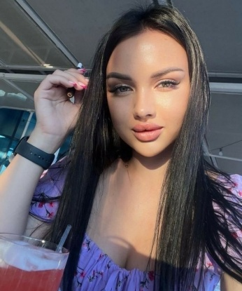 Экзотическая красавица приглашает вас в свой мир наслаждения и страсти. Расслабьтесь в моих объятиях и забудьте обо всех заботах на несколько часов. Обещаю, вам понравится! 1513, 24 года