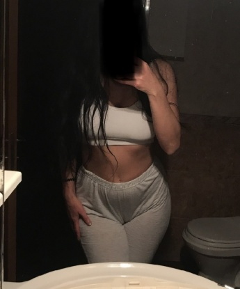 У меня множество опытов, которые я готова реализовать с вами. 💋 Мои услуги наполнены чувственностью и энергией, и я готова подарить вам незабываемые моменты наедине. 🌹 Я обладаю искрометным чувством юмора, а также умею слушать и быть внимательной собеседницей. А главное - я умею слушать и удовлетворять ваши желания. 😘 Живу в самом сердце Москвы, где нас ждет комфортное и уютное место для наших встреч. На моих фото вы можете видеть мою настоящую красоту и сексуальность. 📸 Жду вас, чтобы воплотить в жизнь наши самые горячие фантазии! 😉💦 1864, 36 лет